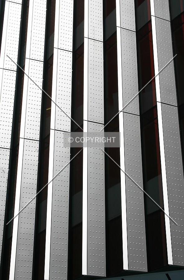 Detail of the ridged metal and glass façade on the south side from Fenchurch Avenue