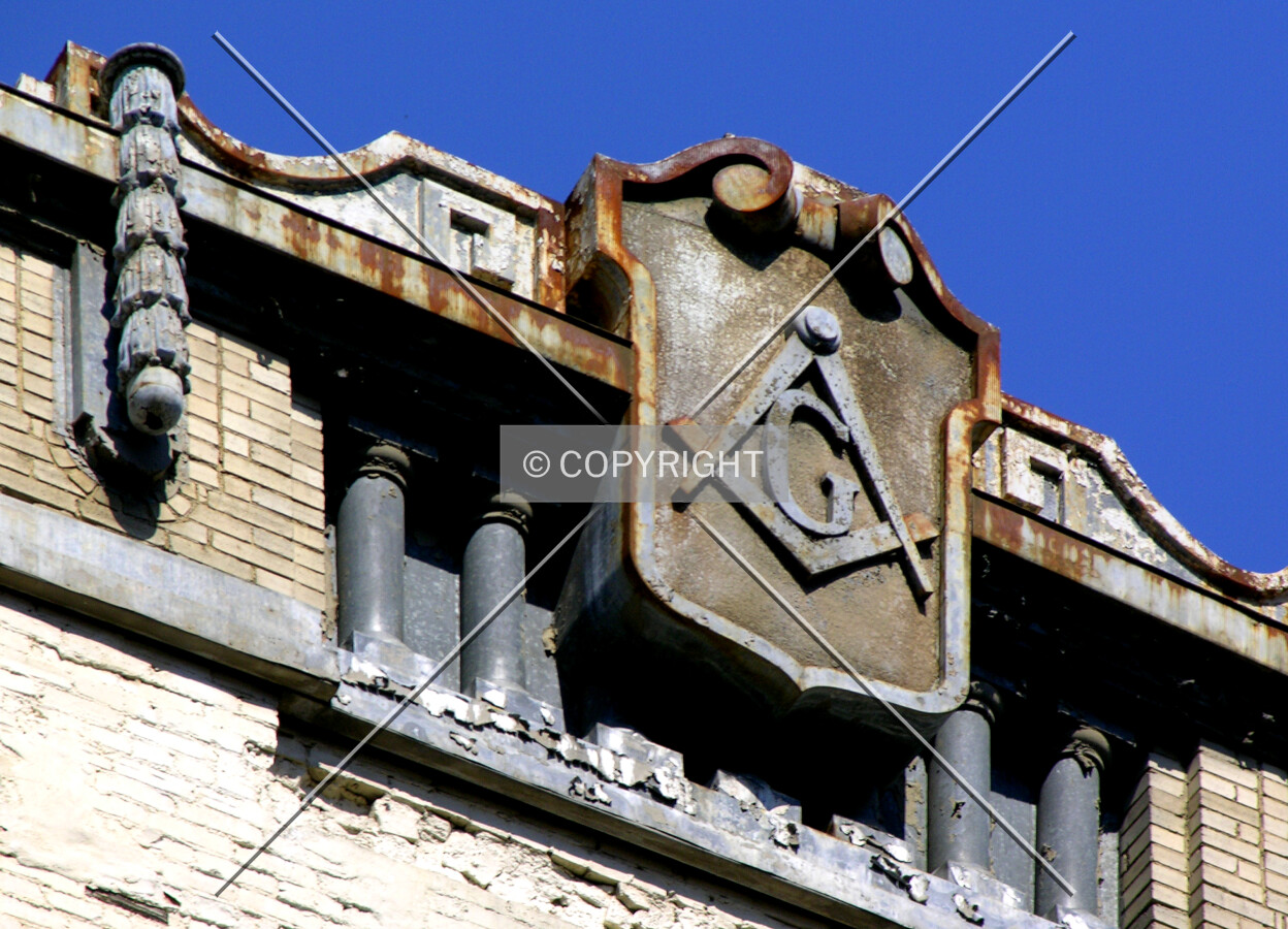 Masonic detail on the eastern side