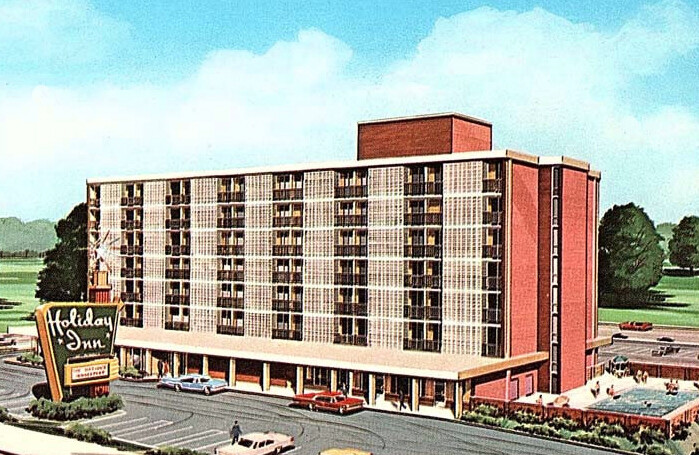 Vintage view from the east showing the Holiday Inn sign