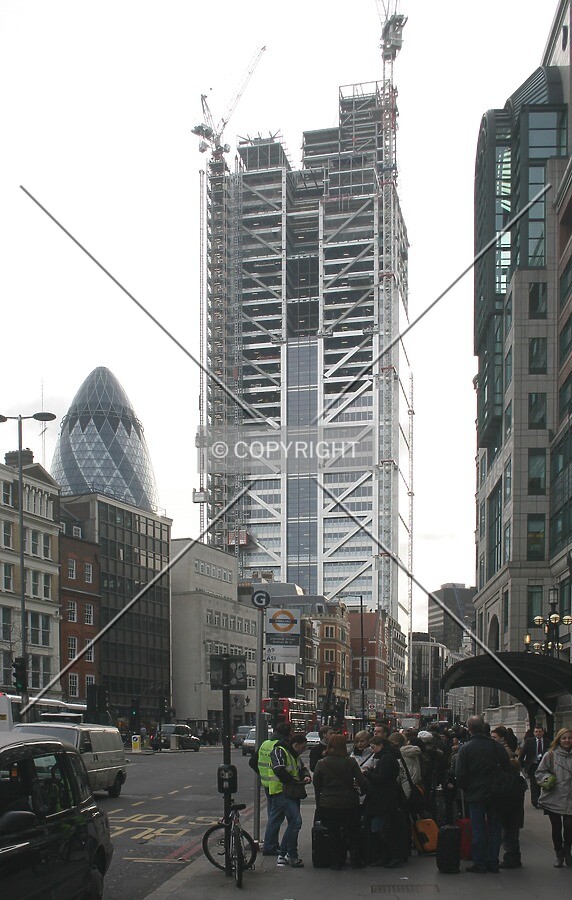 View south from Bishopsgate of the emerging steel bracing