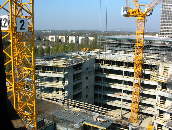Unit I (Bauteil I), South wing (during construction); from nearby crane