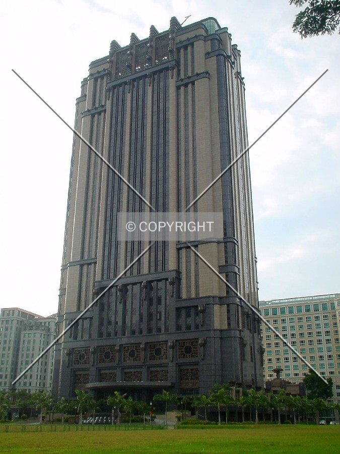 Full tower shot from Beach Road