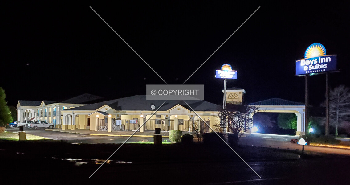 Days Inn & Suites by Wyndham Osceola