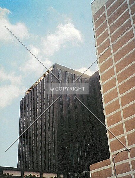 Photo 483-047-883