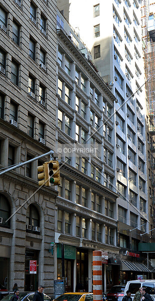 Photo 487-417-714