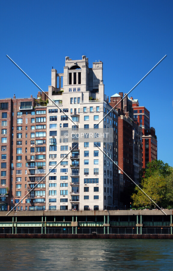 Northeast corner from Roosevelt Island