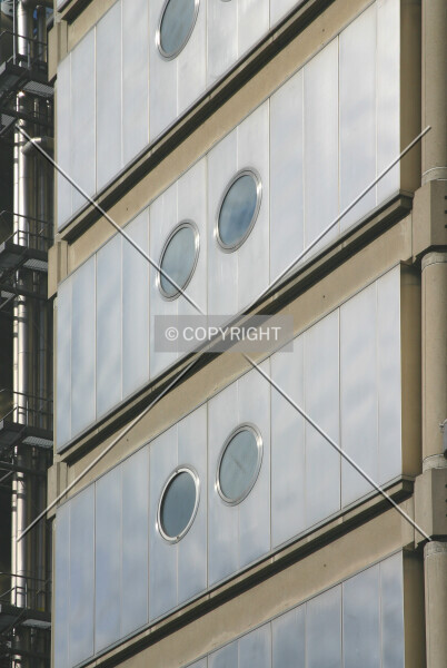 Photo 492-345-429
