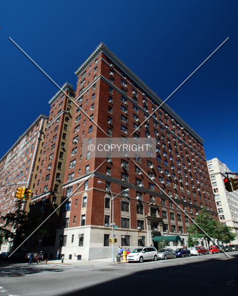 Photo 493-352-828