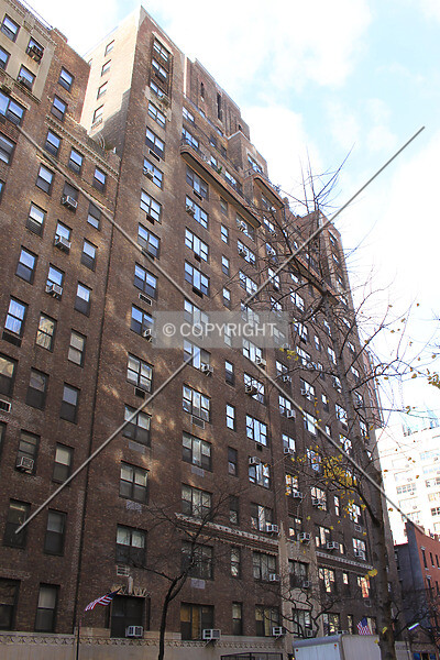 Photo 496-455-829