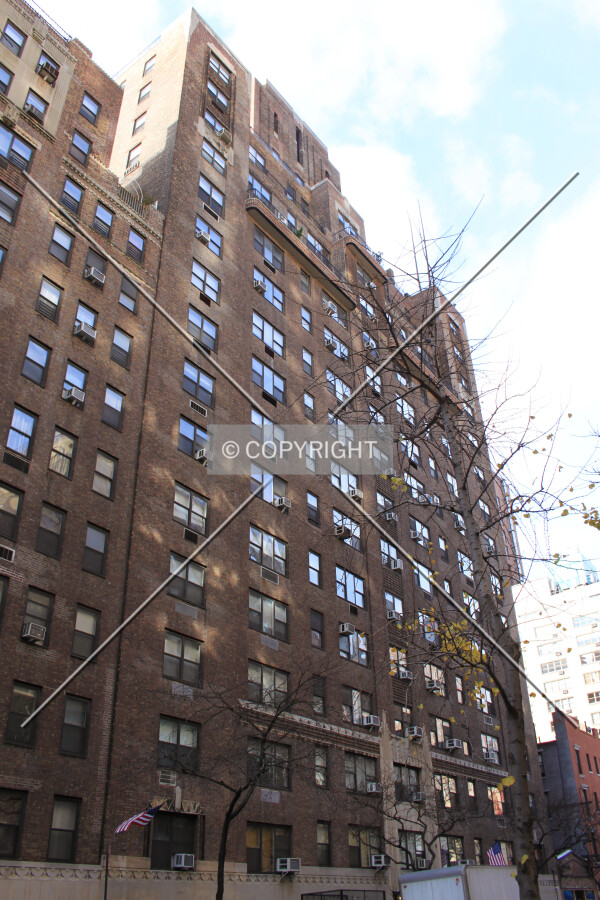 Photo 496-455-829