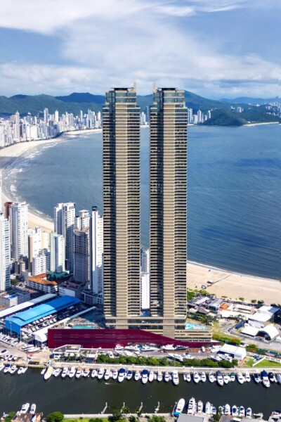 Yachthouse by Pininfarina Tower 1