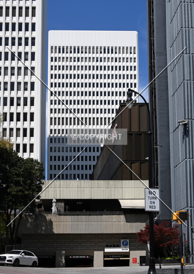 Photo 528-945-377