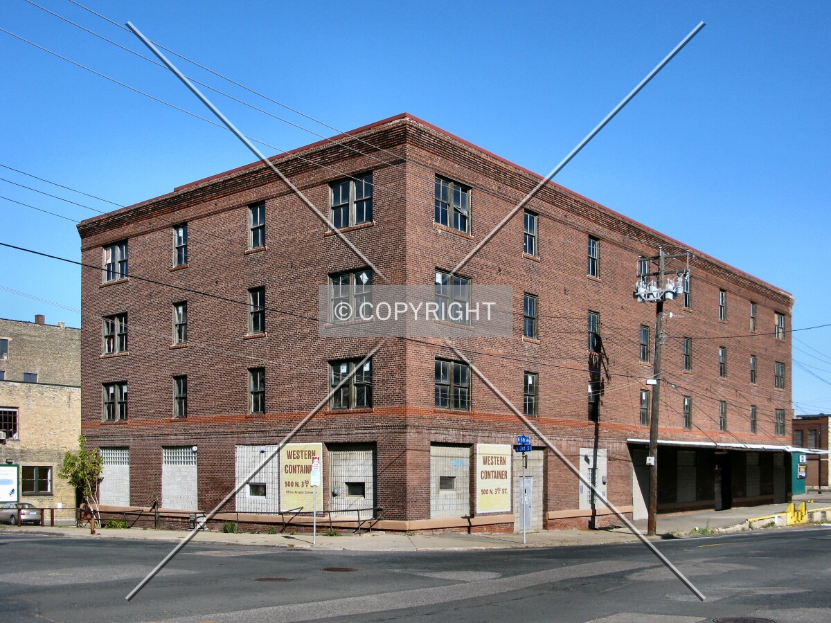 View to the north across 5th Avenue North before renovation