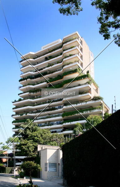 525 Avenida La Capilla