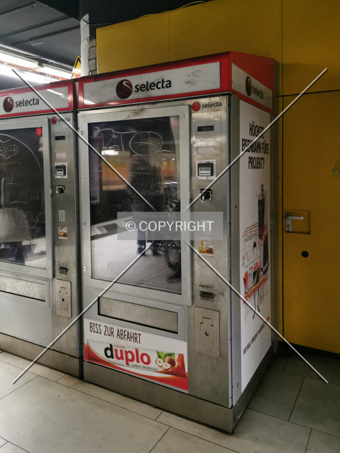 Broken candy machine - out of service