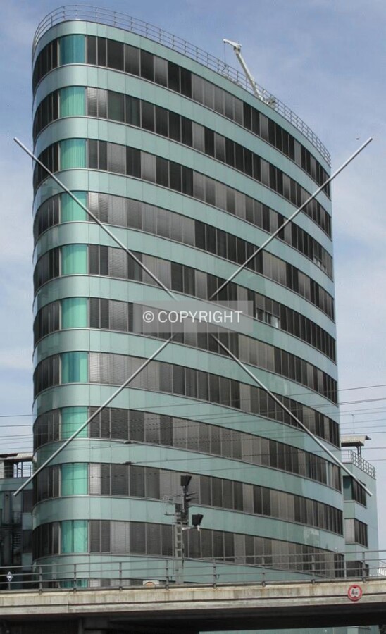 Frontal view of the building - Trias 3