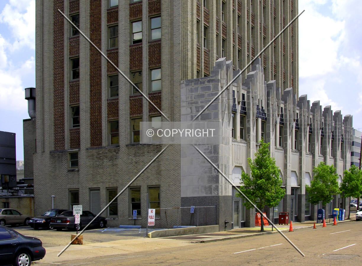 Southern base along Pearl Street