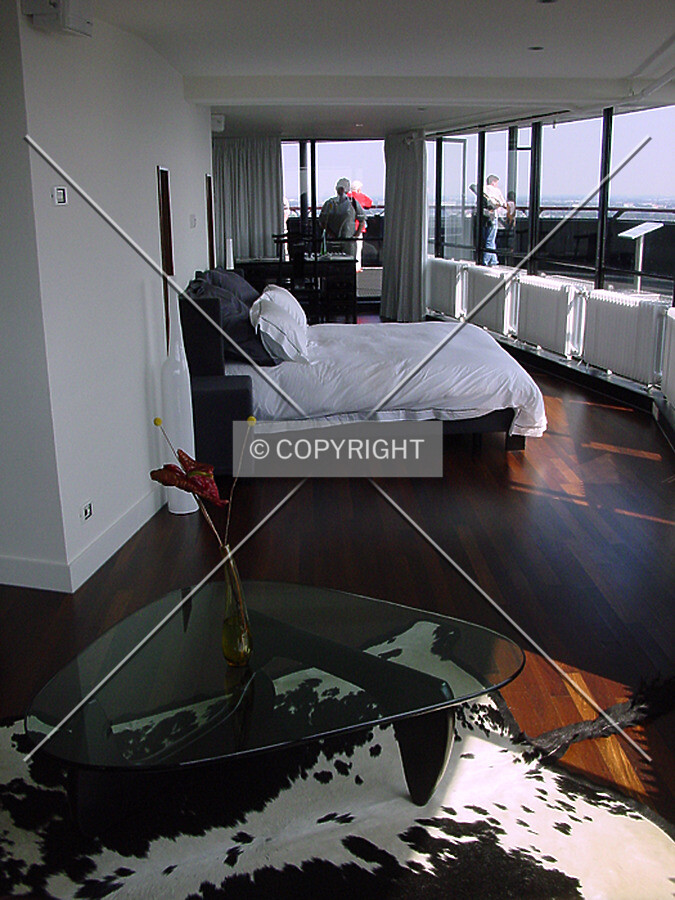 Hotel room on platform level