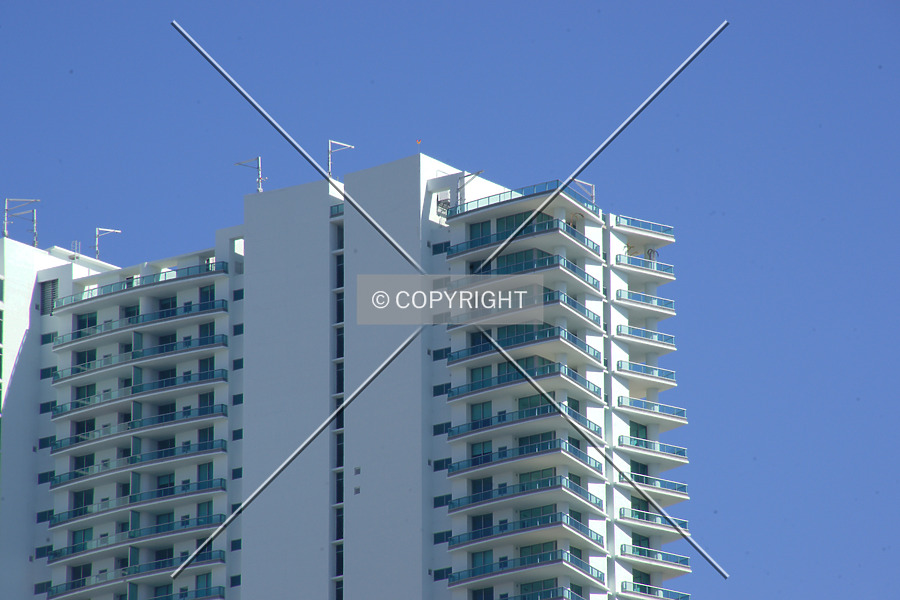 Photo 644-716-320