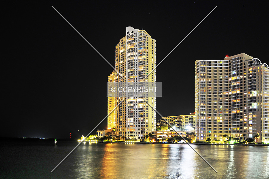 Photo 647-953-447