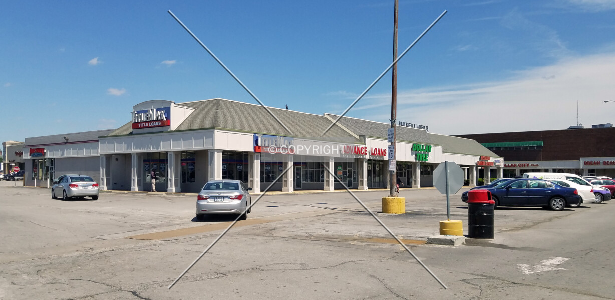 North Oaks Plaza