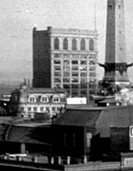 Photo 693-085-879