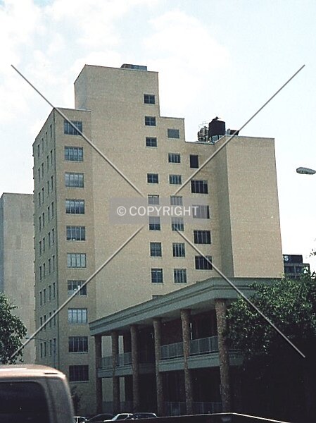 Photo 694-141-495