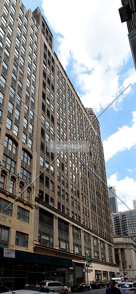 Photo 696-458-370