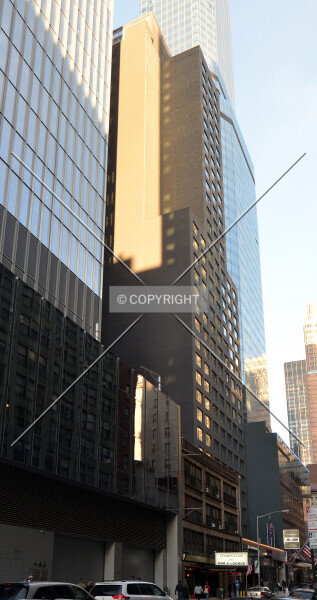 Photo 698-068-948