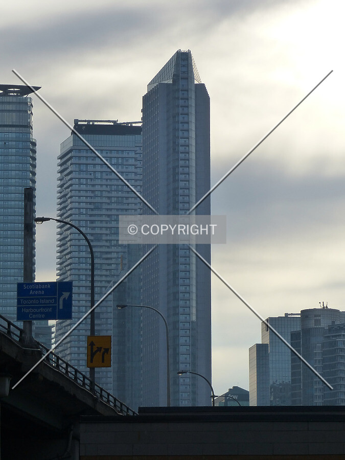 Photo 698-940-246