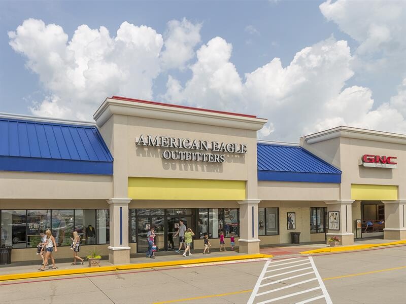 Tanger Factory Outlet Center - Building 100-200