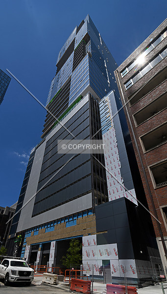 Photo 736-045-979