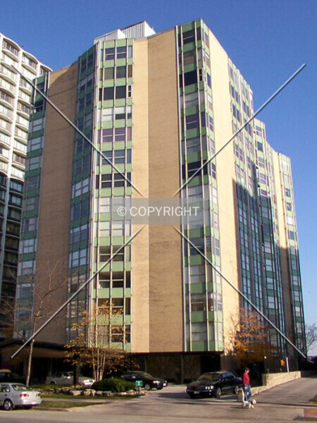 Photo 737-693-874
