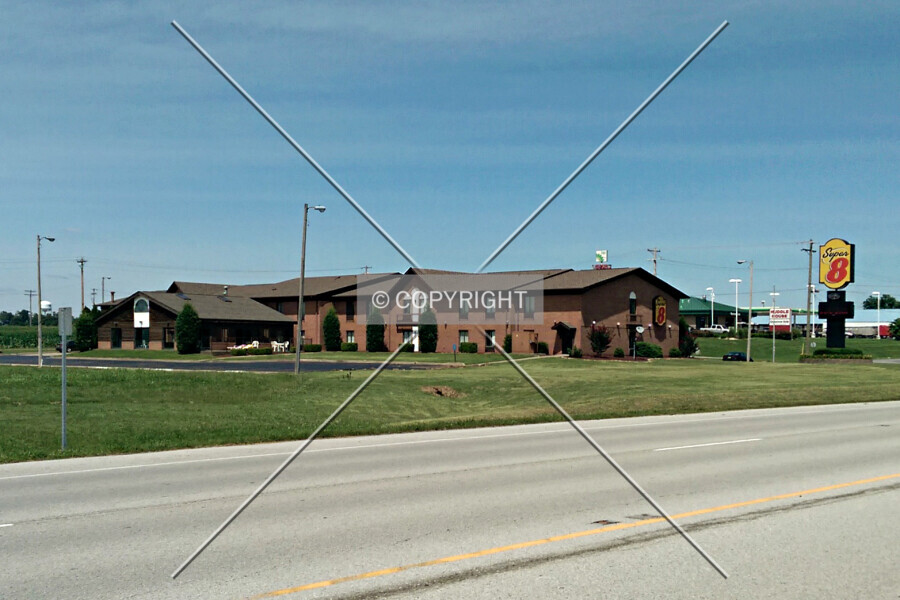 Super 8 Metropolis