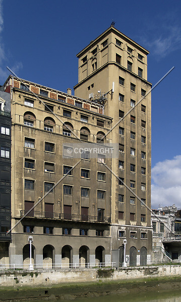 Photo 758-377-480