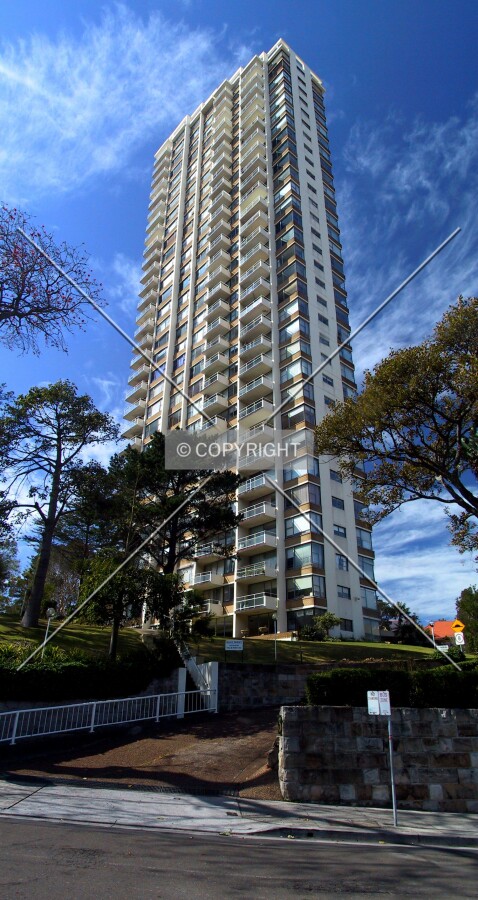 Looking up from Darling Point Road