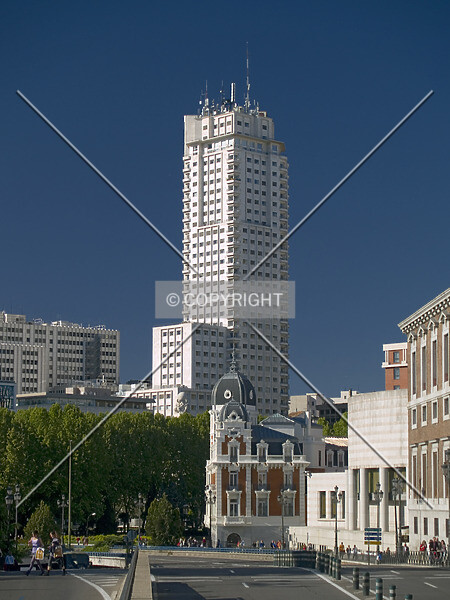 Photo 790-596-698