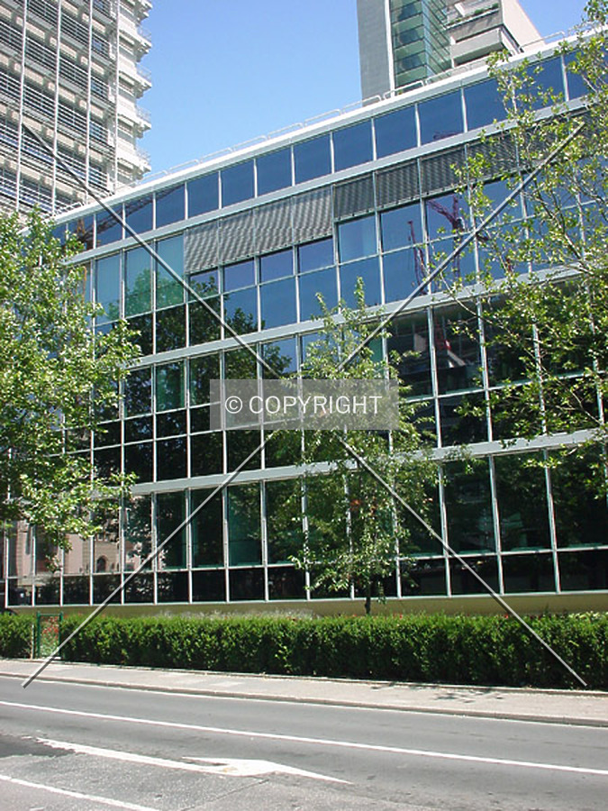 A modern-style low-rise extension of the Union Investment complex