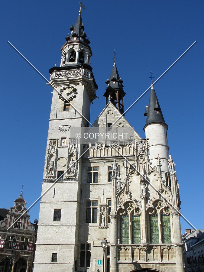 Looking up from the Grote Markt