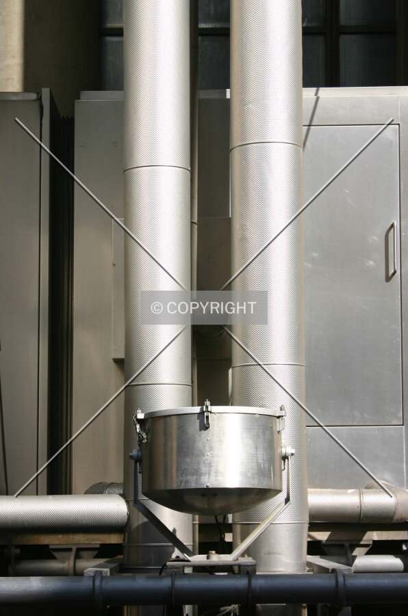 Vertical ducting and floodlight