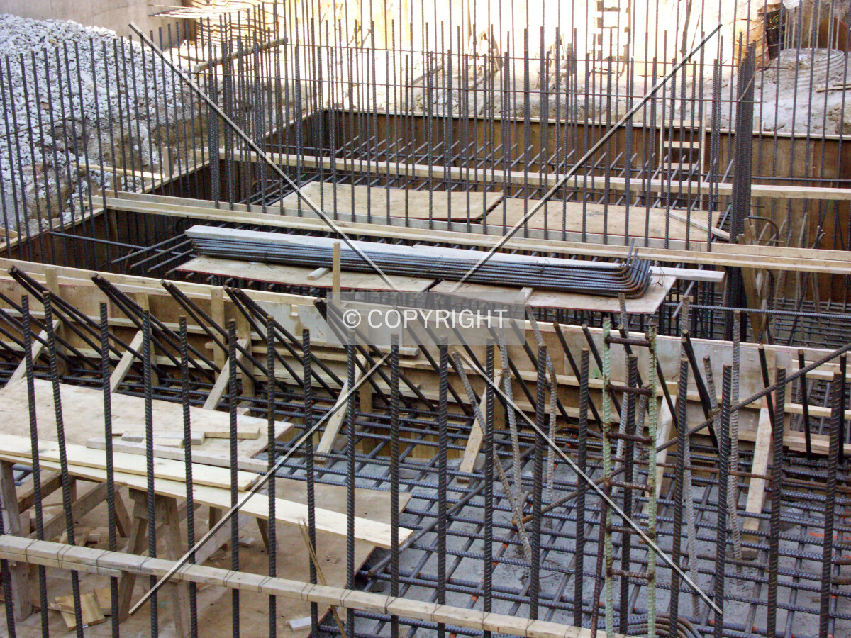 Ground-level floor structure and rebar