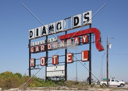 Diamonds Restaurant and Gardenway Motel Sign