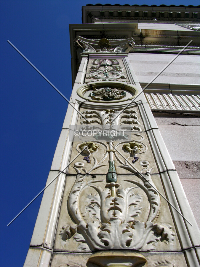 Looking up the terra cotta detailing on the northwest corner