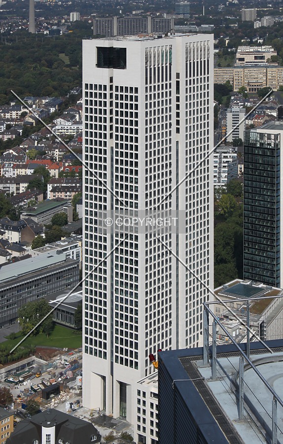 OpernTurm seen from Main Tower.