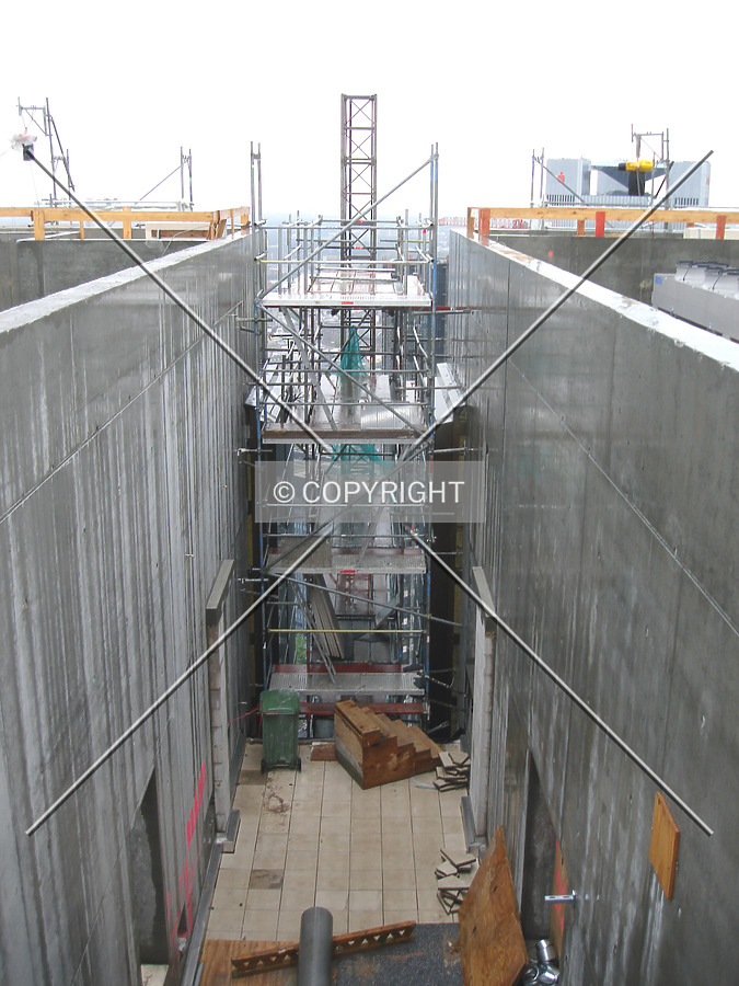 Structural element at roof