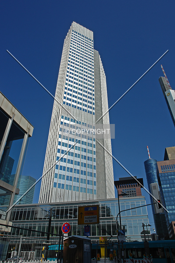 Looking up Eurotower in Frankfurt