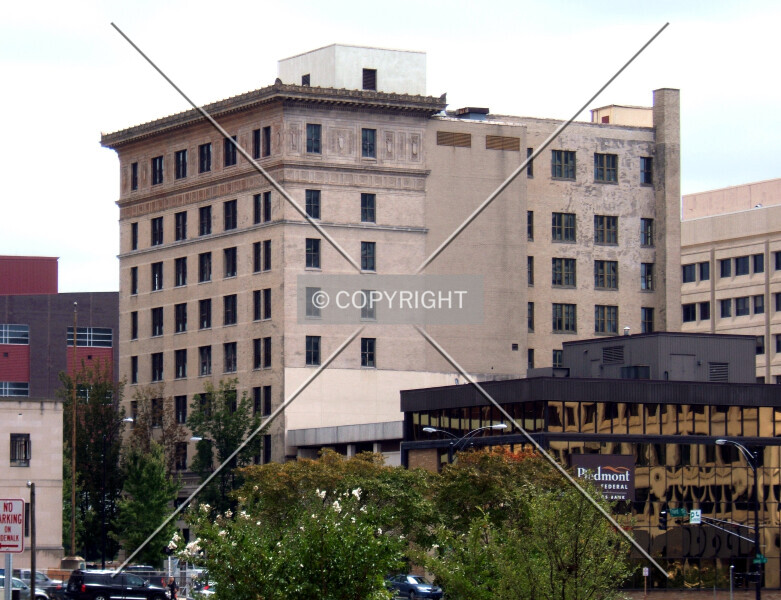 Photo 932-236-471