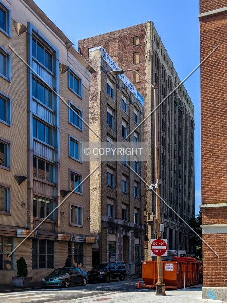 Photo 939-588-449