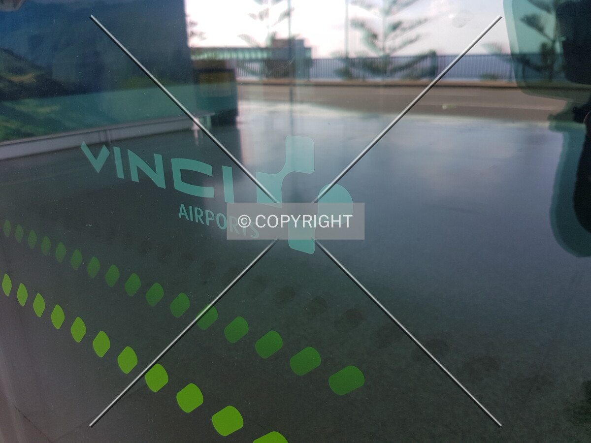 Logo of VINCI Airports