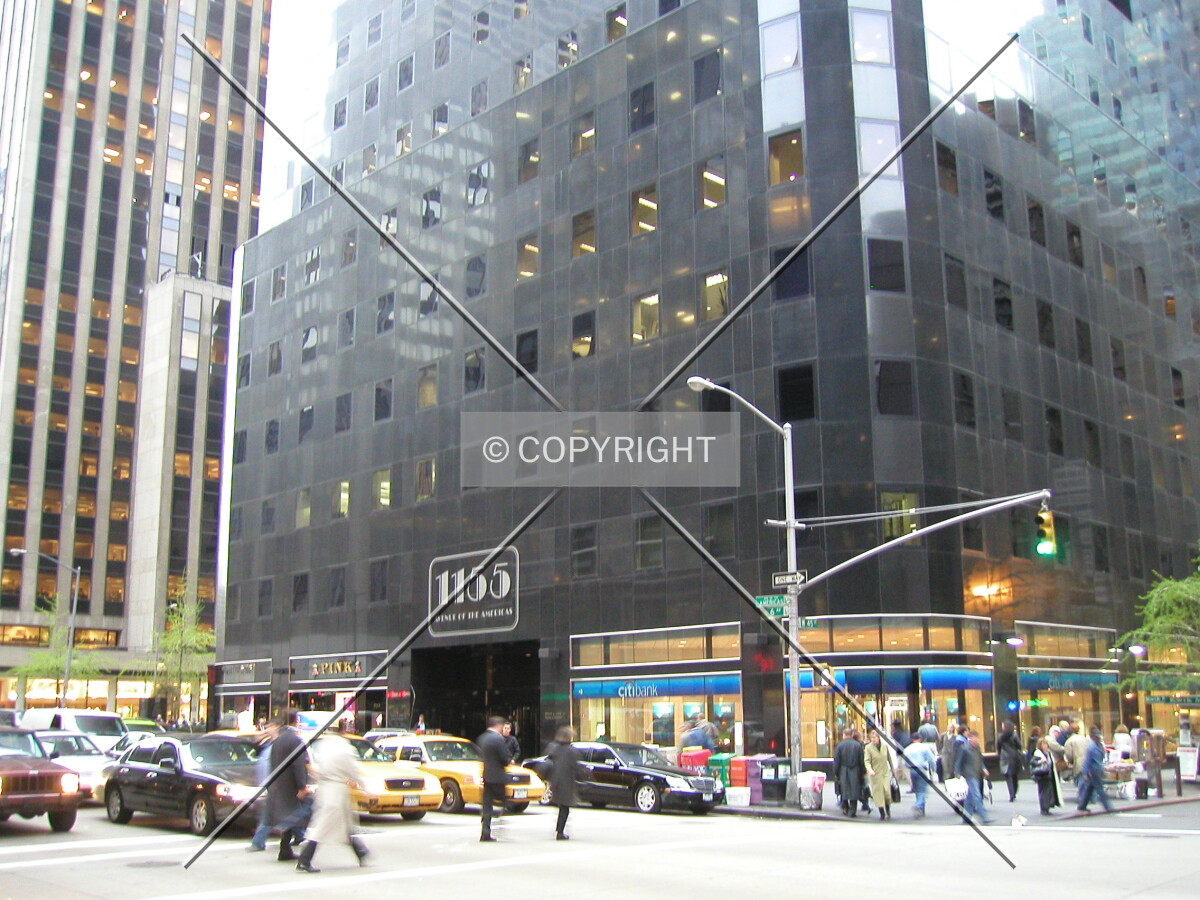 Corner at 5th Avenue